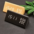 thumbnail image 3 of Reloj despertador digital de madera con 3 configuraciones de alarma, pantalla electrónica de hora, 3 niveles de brillo y temperatura, ideal para el dormitorio, mesita de noche y escritorio (Color o, 3 of 3