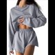 thumbnail image 1 of Conjuntos de 2 Piezas para Mujer, Pantalones Cortos Deportivos de Gran Tamaño, Conjunto Informal A Juego, Chándal, Ropa de Otoño Gris L, 1 of 7