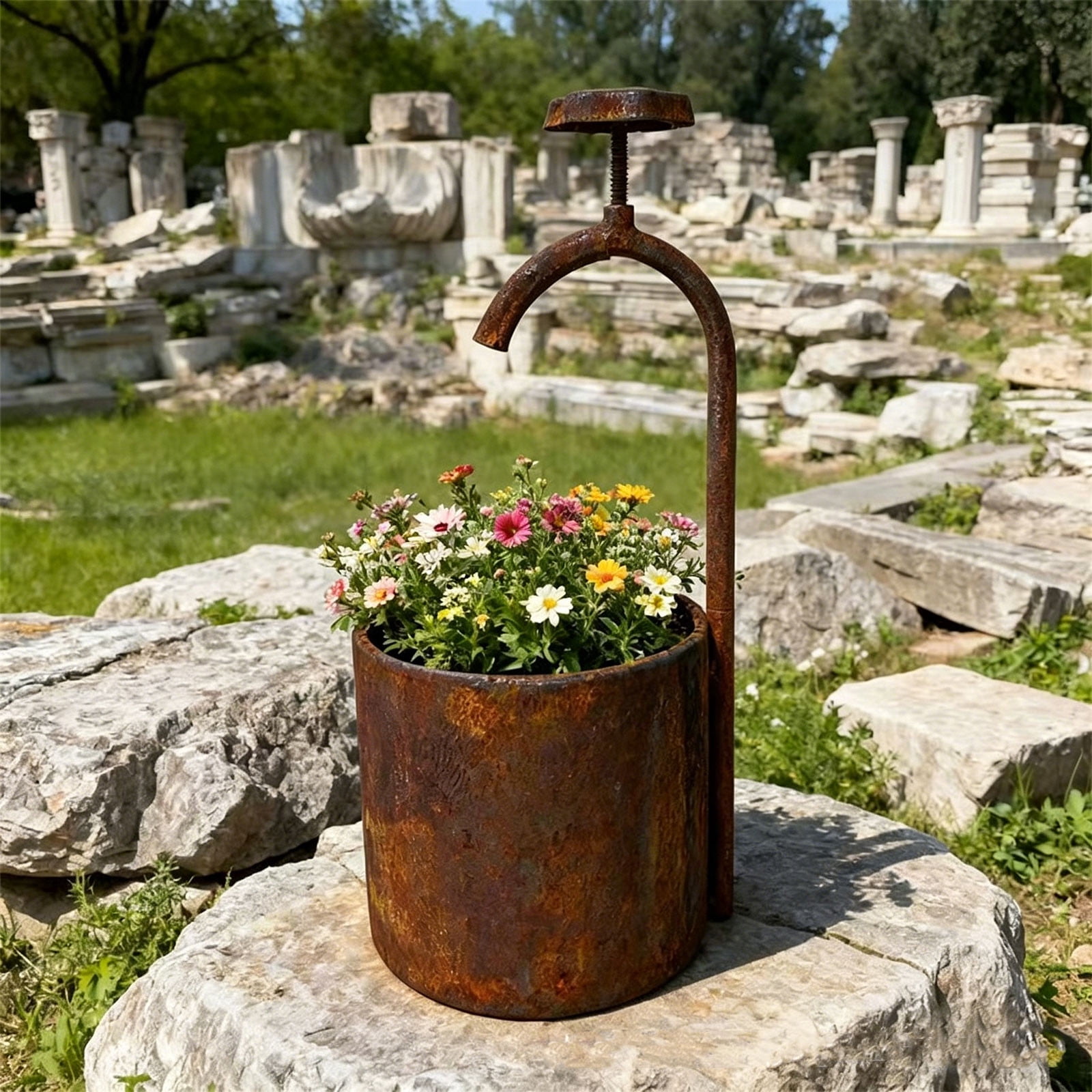 Vintage Iron Watering Can Planter Distressed Rust Finish Metal Flower Pot Garden Decor Wall Mount Tabletop Container for Indoor Outdoor