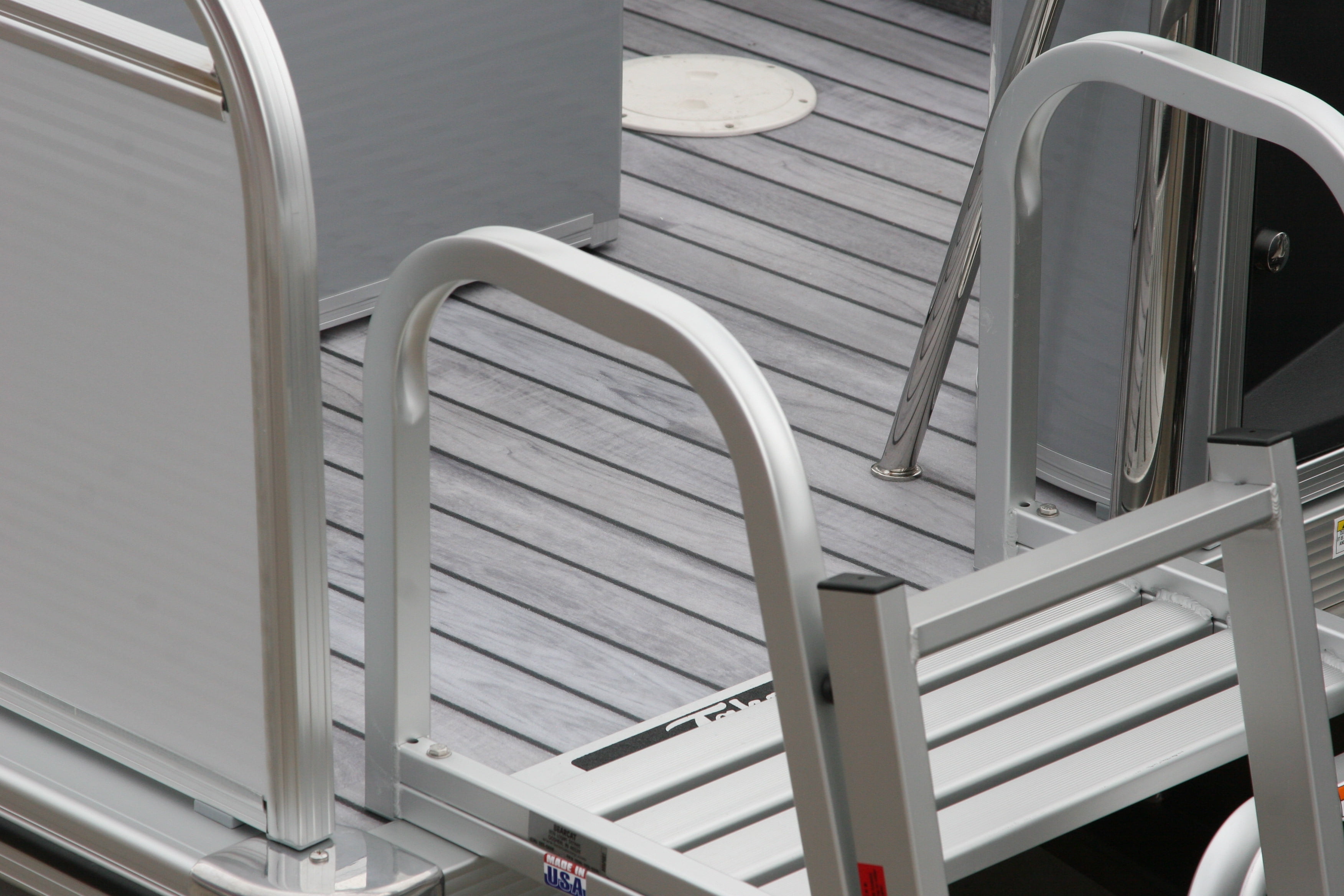 G-Floor Outdoor & Marine Vinyl Boat Flooring - 8.5' x 15' - Weathered Teak & Dark Holly