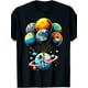 thumbnail image 2 of Camiseta gráfica de astronauta vibrante sosteniendo globos de planeta - Ropa casual de temática espacial para hombre y mujer - Divertida, colorida y cómoda para el día a día. Camisetas de ocio., 2 of 7