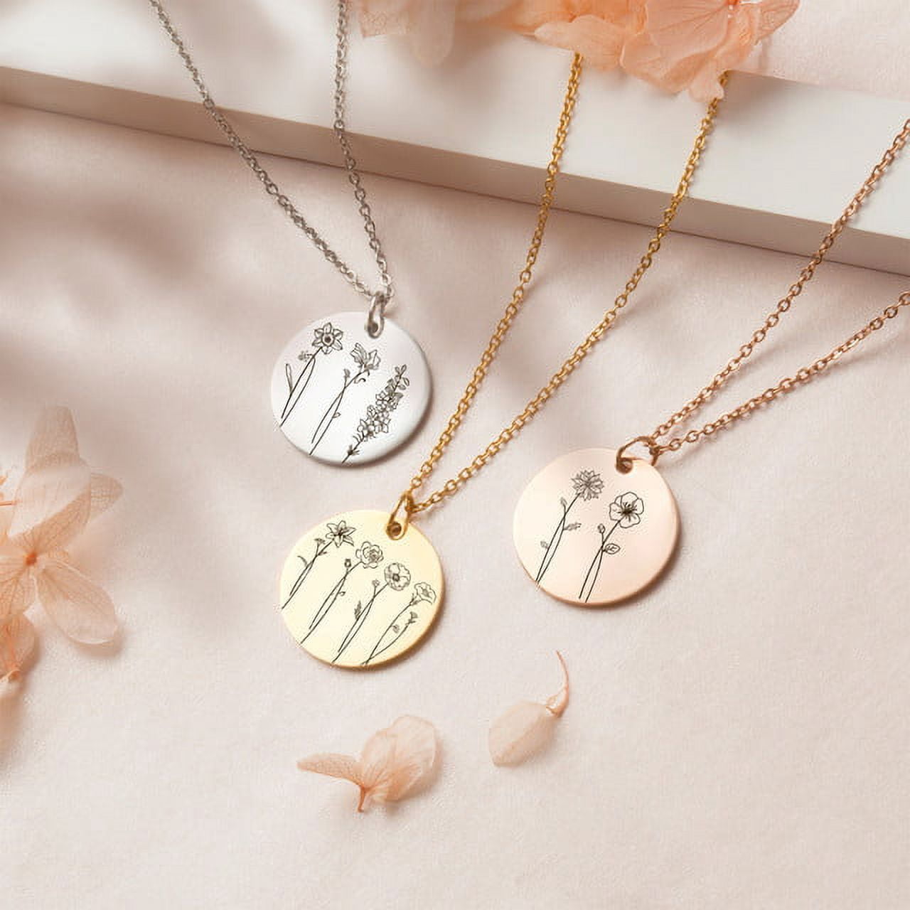 Combined Birth Flower Necklace - Birth Flower Necklace Custom - Combined Birth Flower Necklace Personalzied - Family Necklace Gift for Mom