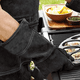 thumbnail image 4 of Guantes de protección laboral de alta temperatura para soldadura eléctrica/barbacoa/estufa, color gris extendido, 4 of 5