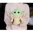 thumbnail image 2 of Peluche STAR WARS The Mandalorian The Child de 20 cm con bolsillo, 2 of 7