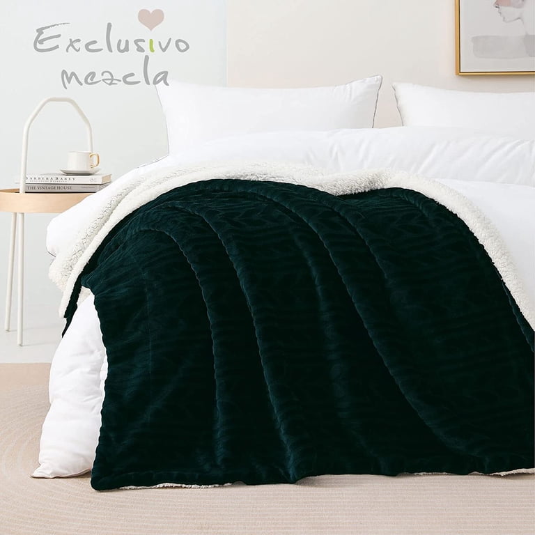 Exclusivo Mezcla 50x70 Sherpa Fleece Throw, Forest Green photo 2