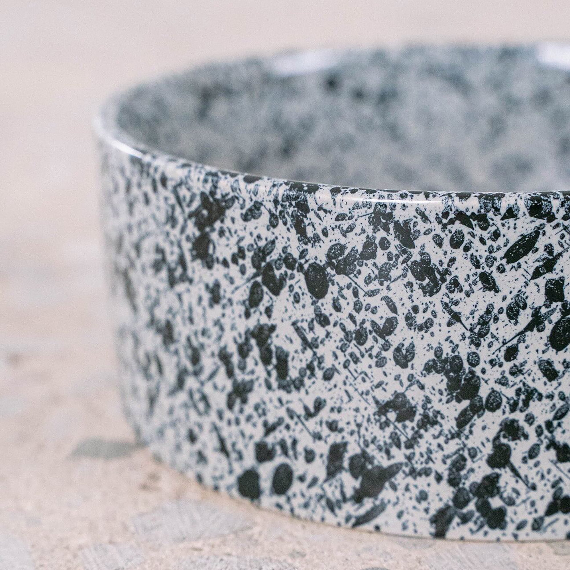 Dexypaws: Ceramic Dog Bowl: Salt & Pepper - 26oz - Pet Feeding Dish, Meals Food & Water, Dishwasher Safe, Non-Toxic, Non-Tip Design, Stylish Paw Print