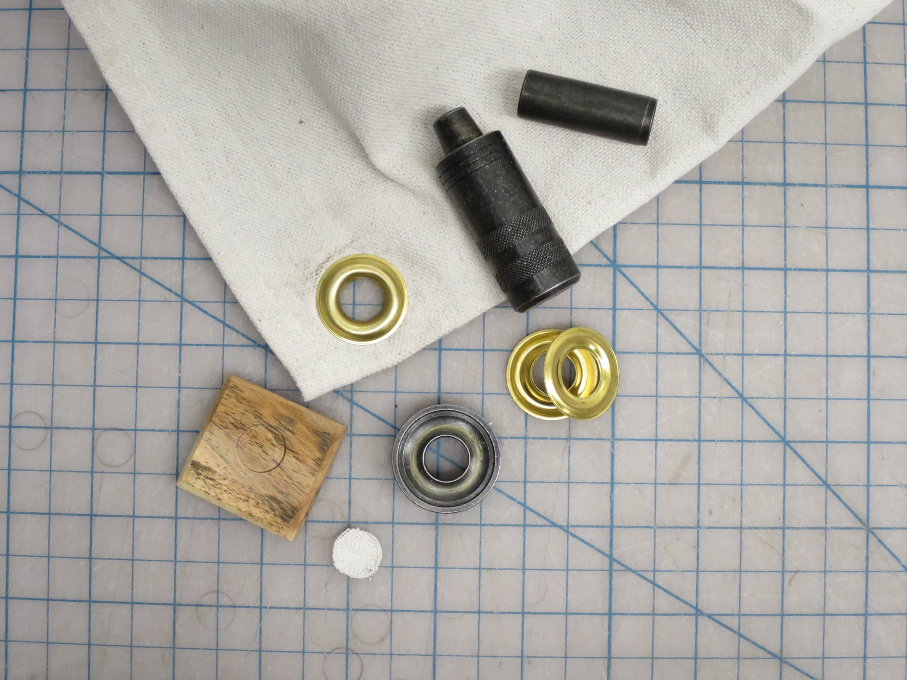 General Tools 71260 Grommet Kit with 48 Grommets, 1/4-Inch