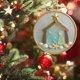 thumbnail image 4 of Adorno navideño de vidrio marino de 8 cm para el árbol de Navidad, hecho a mano con detalles de conchas marinas, decoración navideña de inspiración playera, adorno navideño único., 4 of 6