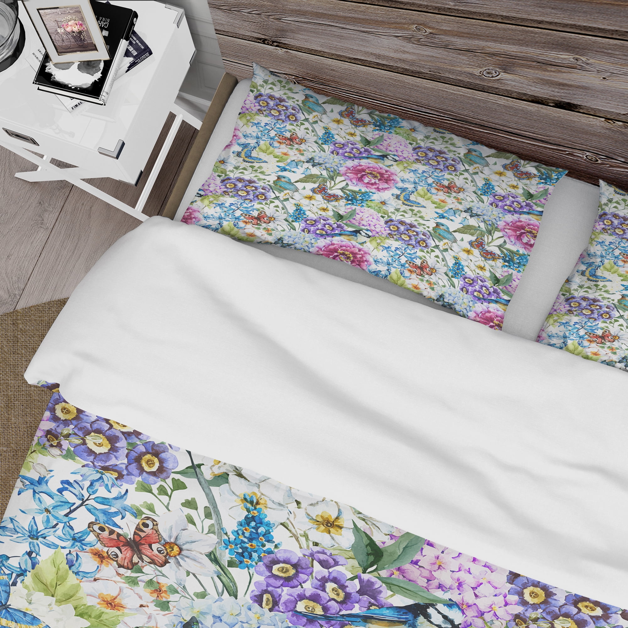 Designart 'Blue Bird And Blue and Purple Blossoming Flowers' Floral Duvet Cover Set