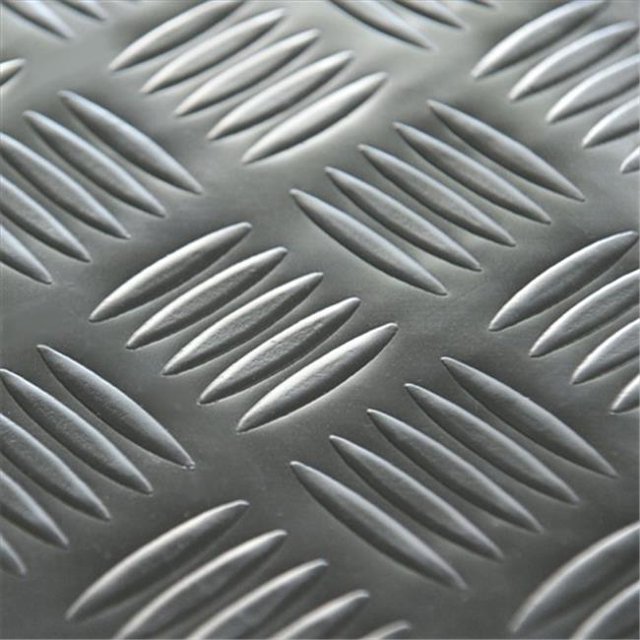Rubber-Cal Rouleaux de Revêtement en Caoutchouc Résilient à Grip Diamant - Gris Foncé, 108 x 48 x 0.08 Po