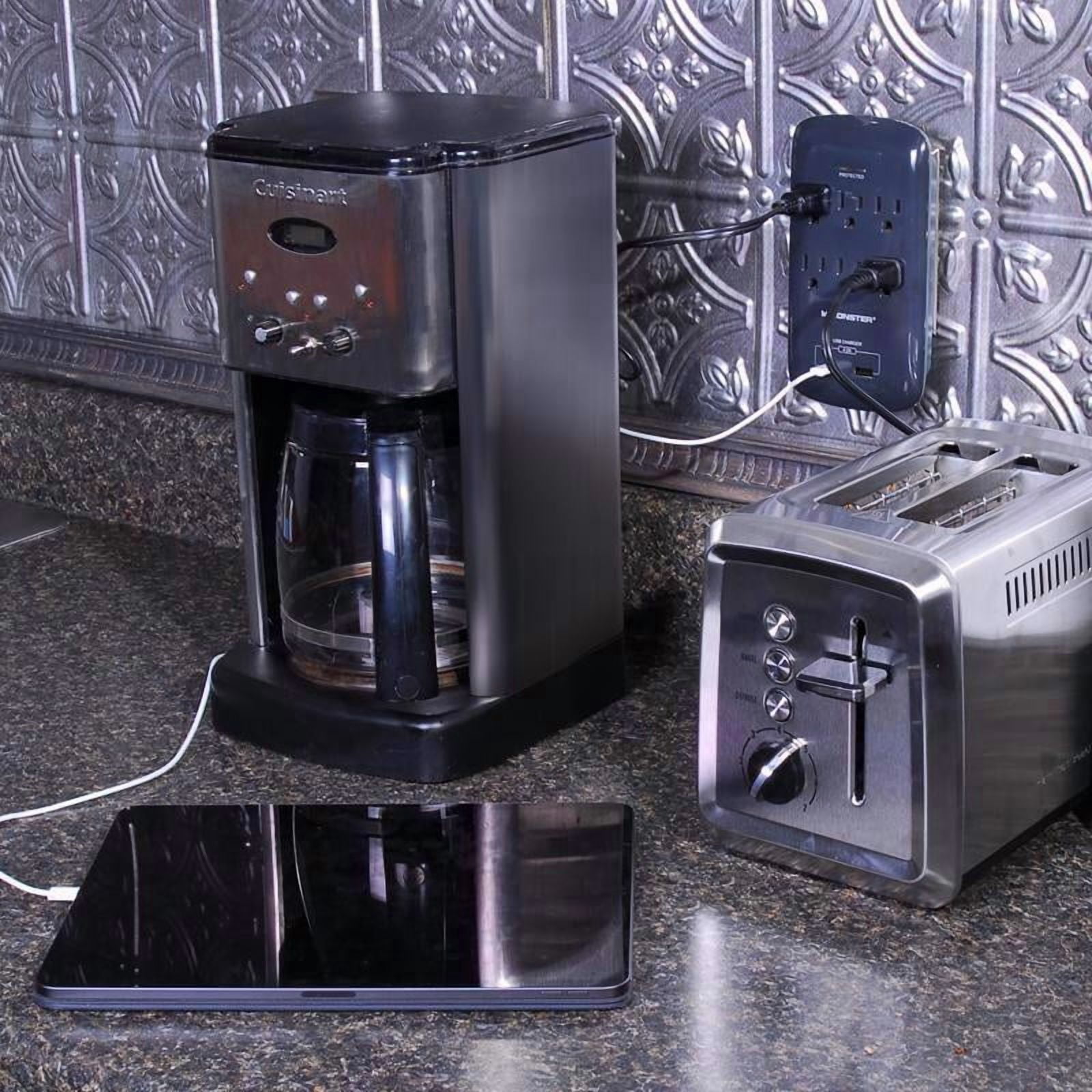 Monster Just Power It Up 3014272 6 Outlets Wall Tap Surge Protector with USB - Black - 1200 J