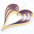 thumbnail image 4 of Adornos Corazón 3D en Oro y Morado para Decoración Romántica de Ventanas, Paredes y Fiestas de San Valentín - Juego de 4 Piezas con Gancho, 4 of 6