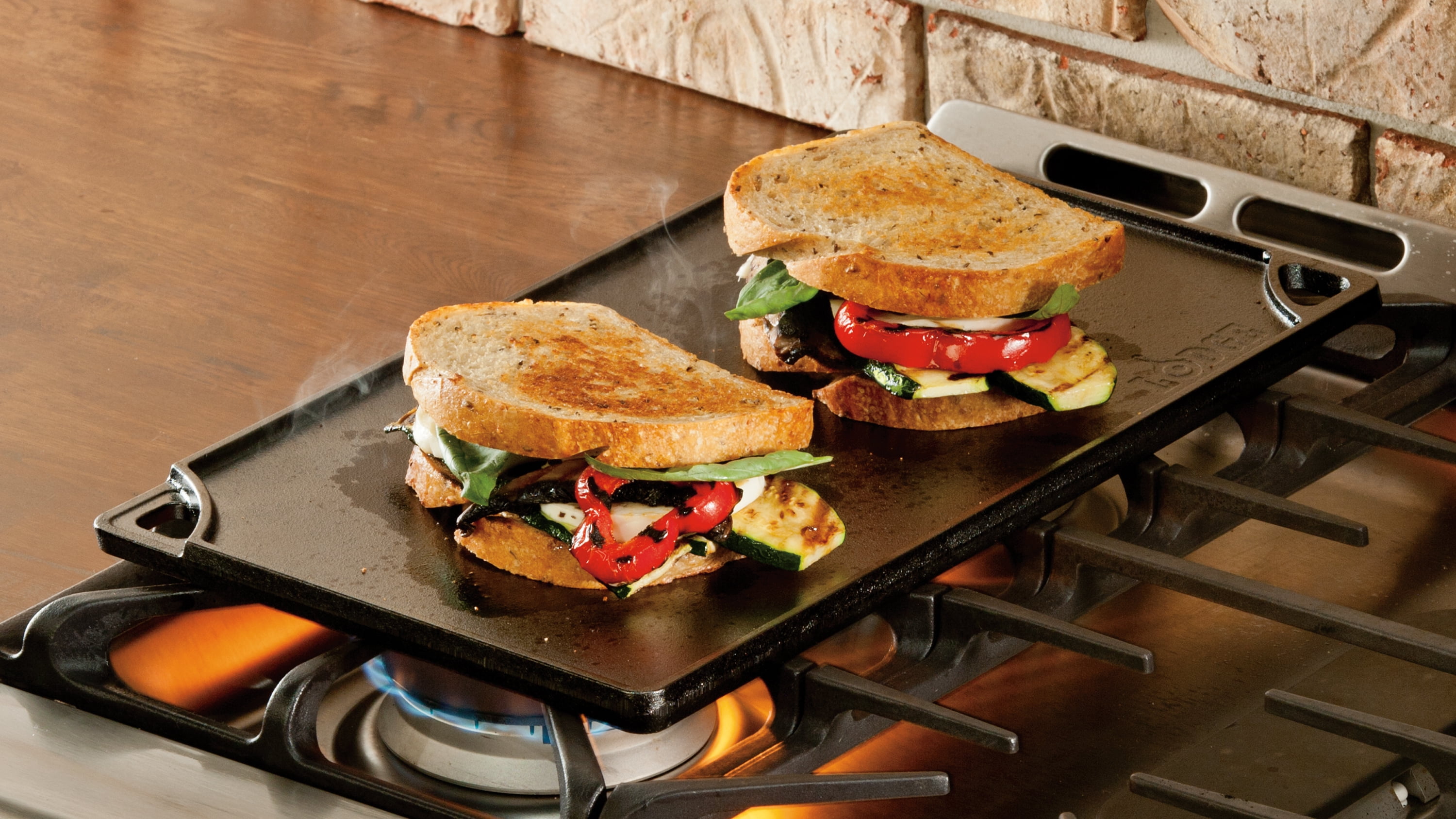 Lodge Cast Iron Seasoned Double Play Reversible Grill/Griddle
