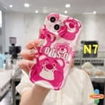 thumbnail image 3 of Carcasa Para IPhone 12 11 13 14 PRO MAX 6 7 6S 8 14 Plus X XR XS MAX 11 12 13 Se 2020 6SPlus 7Plus 6Plus 8Plus 14Plus XSMAX Oso De Fresa De Dibujos Animados Lotso 3D Borde Curvo Ondulado Estuche Brill, 3 of 4