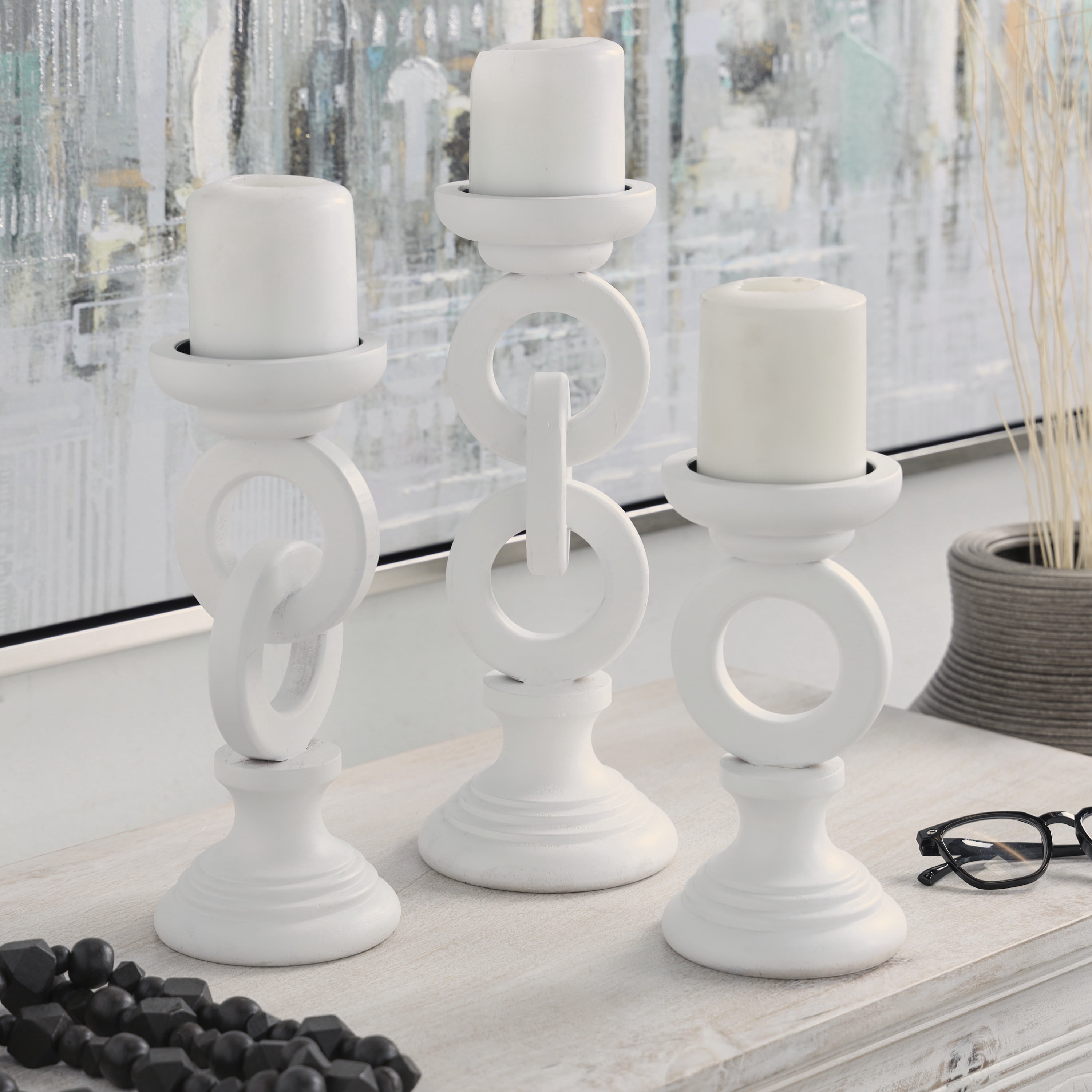 DecMode 3 Candle White Wooden Chain Link Candle Holder, Set of 3