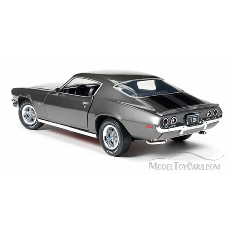 1970 Chevy Camaro Z28, Gray - Auto World ERTL - 1/18 scale diecast