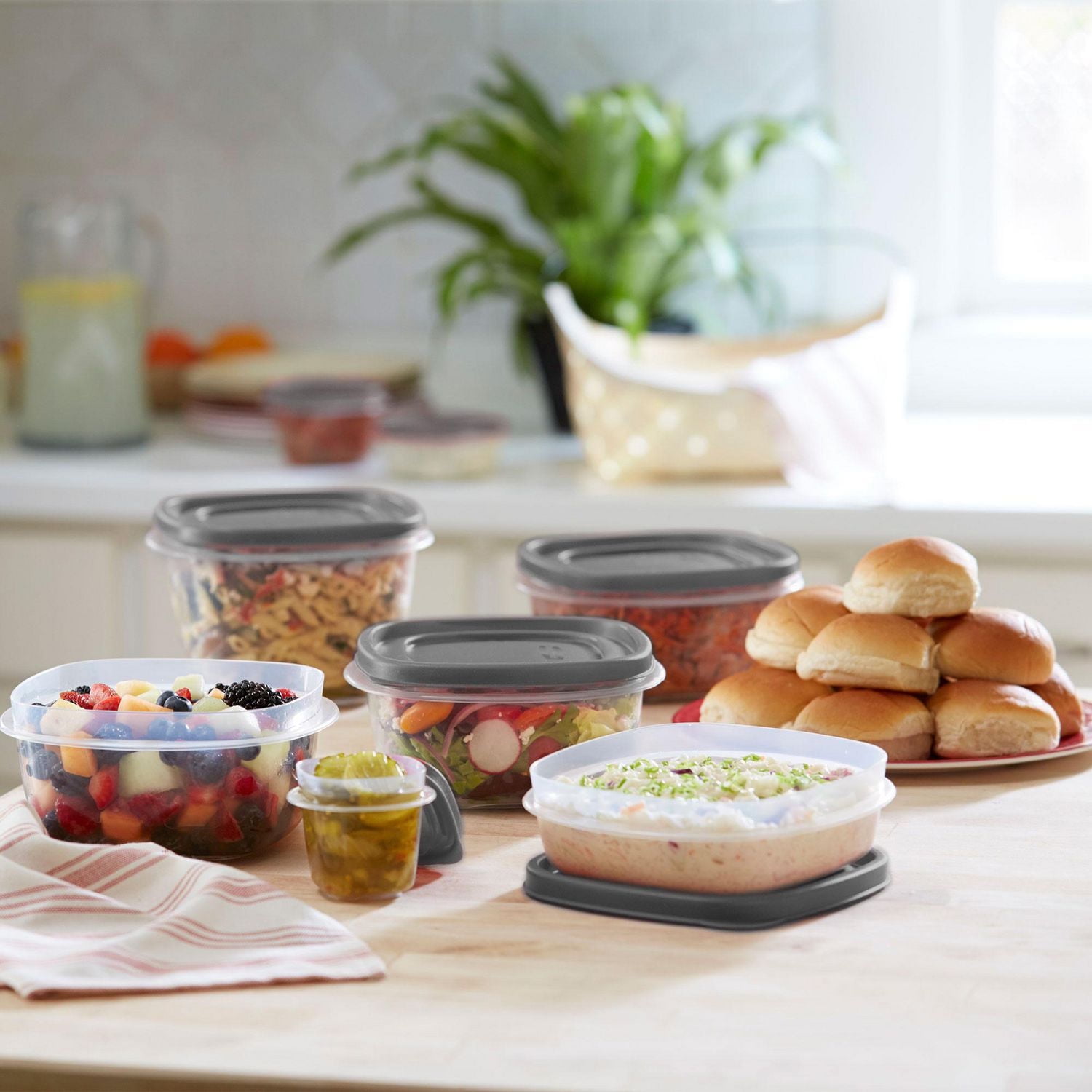 Rubbermaid Easy Find Lids Food Storage Containers, Grey, 40pc