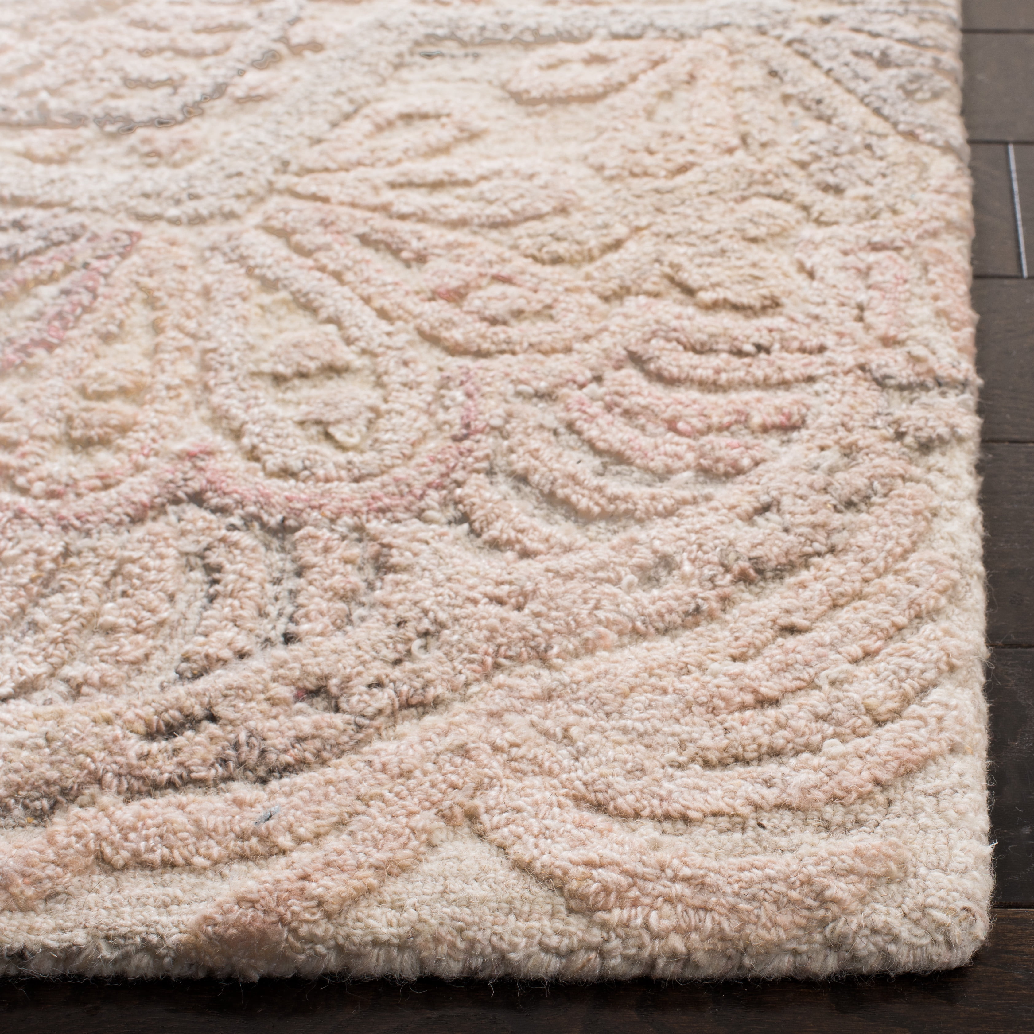SAFAVIEH Marquee Georgiana Floral Area Rug, Beige/Ivory, 4' x 4' Square