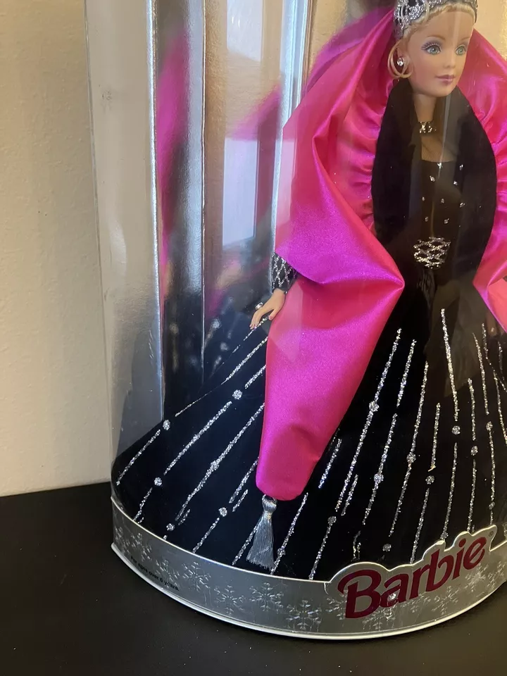 1998 Happy Holidays Barbie Doll Special Edition Mattel No. 20200 NEW