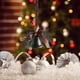 thumbnail image 4 of Simulación de escena de decoración colgante de árbol de Navidad con campanas verdes, 4 of 7
