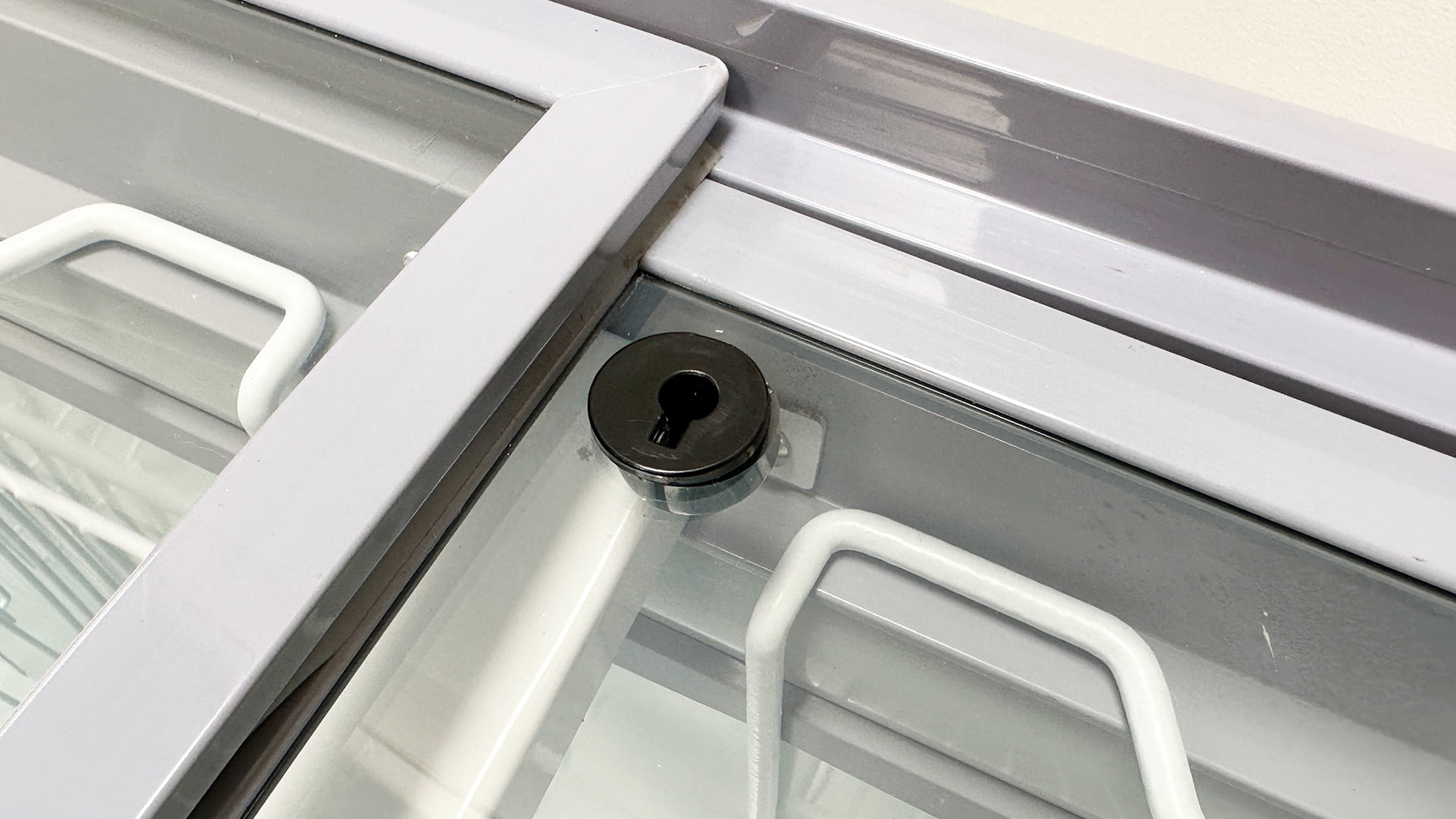 72" Curved Glass Top Display Freezer, 15 cu.ft Commercial Ice Cream Freezer with Sliding Lids, R290 Refrigerant, ETL NSF Certified
