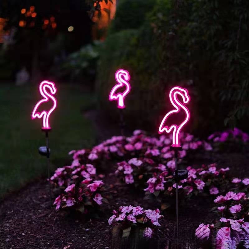 1pcs Solar Flamingo Lawn Lights, Outdoor Garden Decor with 3 Pink Flamingo Stake Lights, Waterproof Solar Powered Pathway Lights for Yard, Patio, Pool Party & Tropical Decor, Auto On/Off