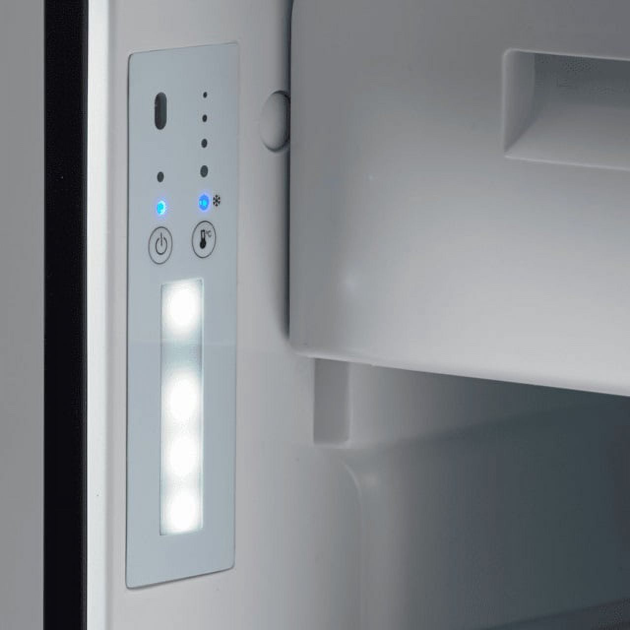 REFRIGERATORS & ICE MAKERS RV