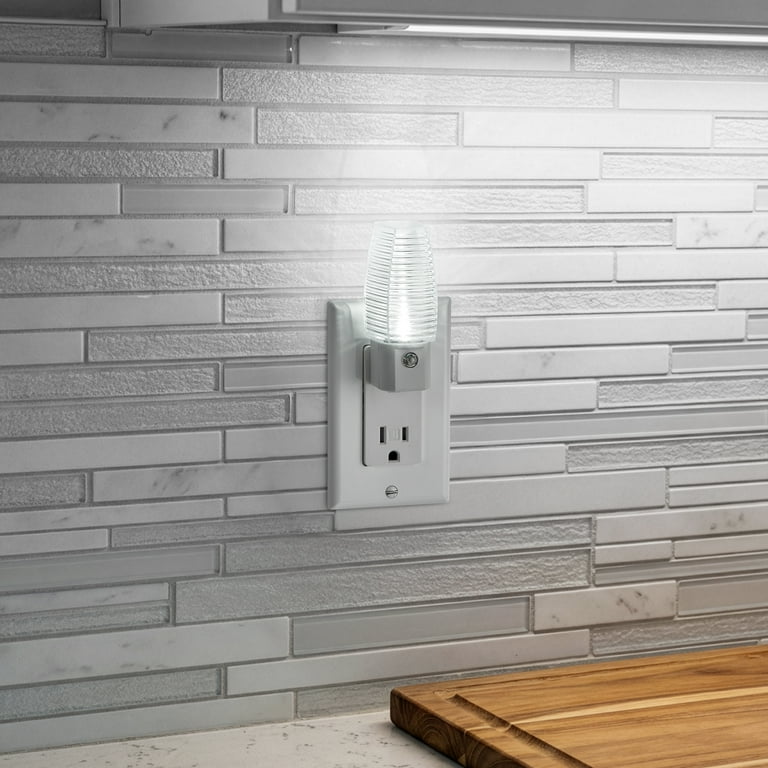 LFI Power-Out Night Light & Flashlight (2-Pack) - Auto Dusk To Dawn Sensor, 14-Hour Battery, Plug-In
