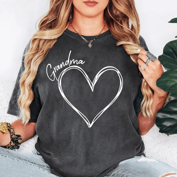 Grandma Love Heart Graphic Tee