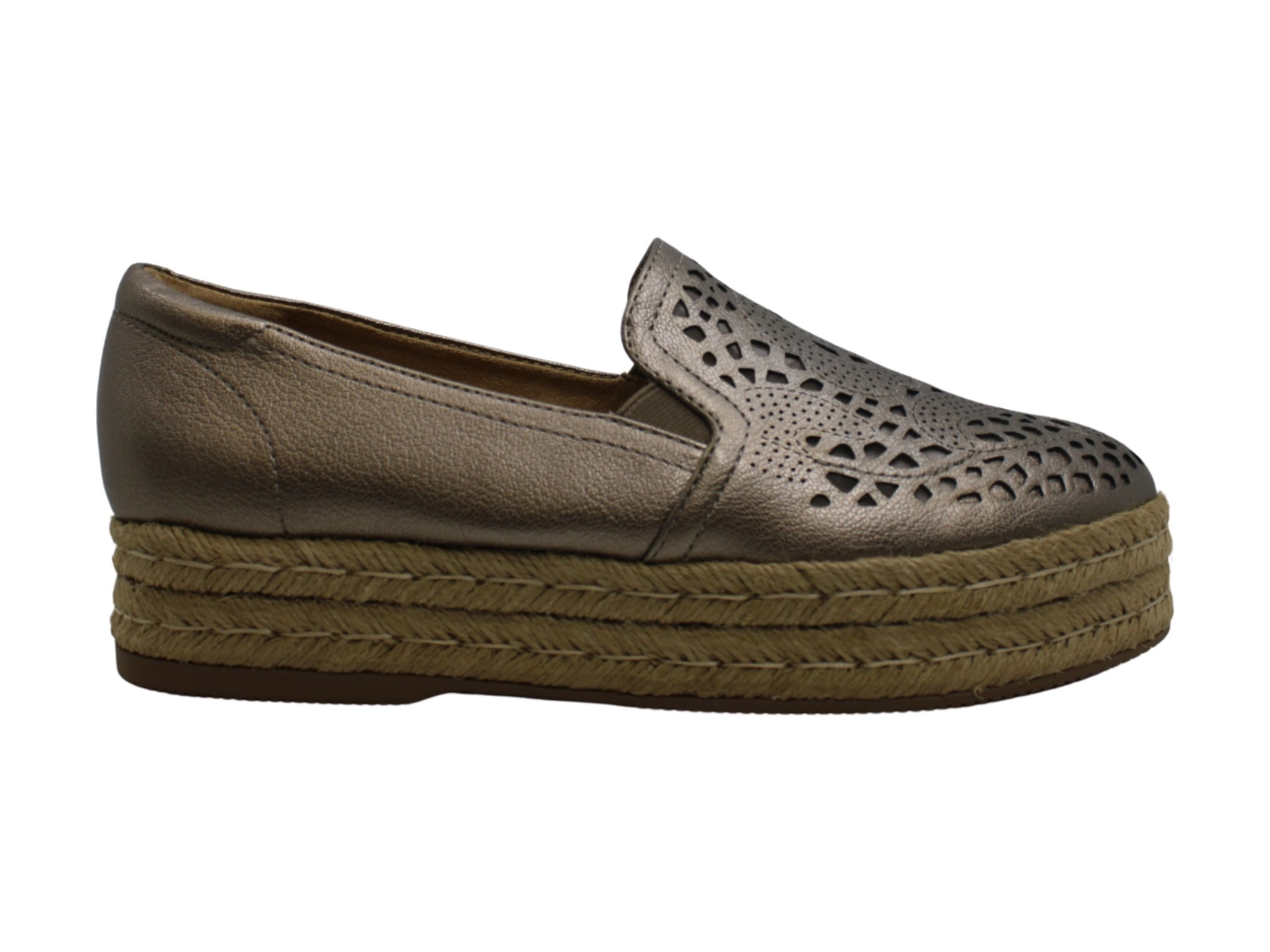 naturalizer boat shoes