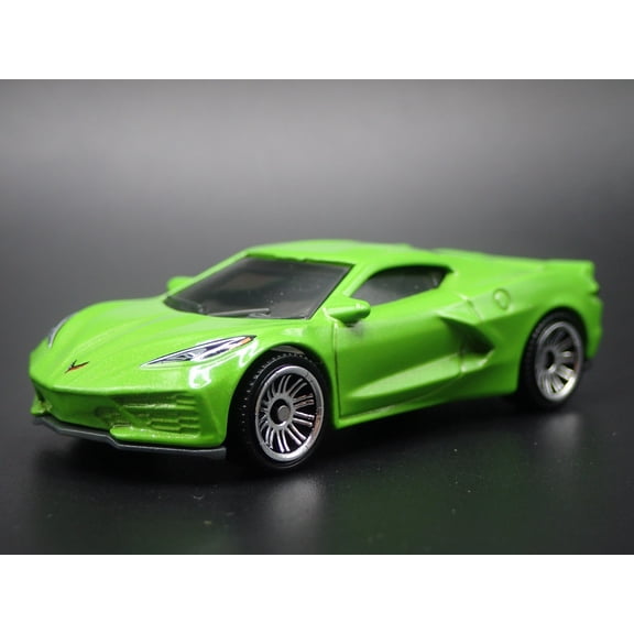 Open Box 2020-2025 CHEVY CHEVROLET CORVETTE C8 GREEN 1:64 SCALE DIORAMA DIECAST MODEL CAR