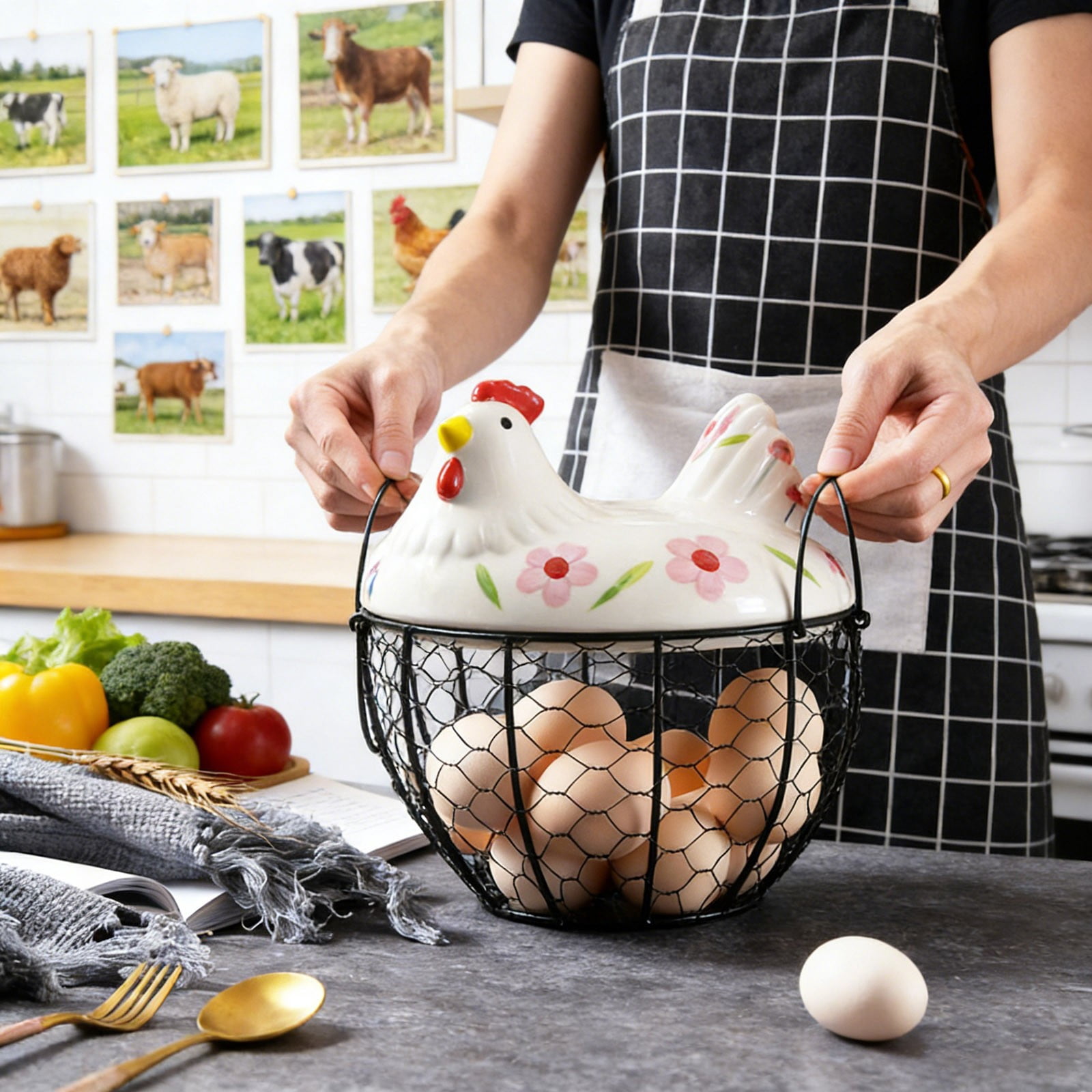 Farmhouse Egg Basket with Ceramic Lid, Black Wire Egg Holder for Fresh Eggs, Decorative Chicken Design Egg Storage Container, Kitchen Countertop Organizer Case for Eggs