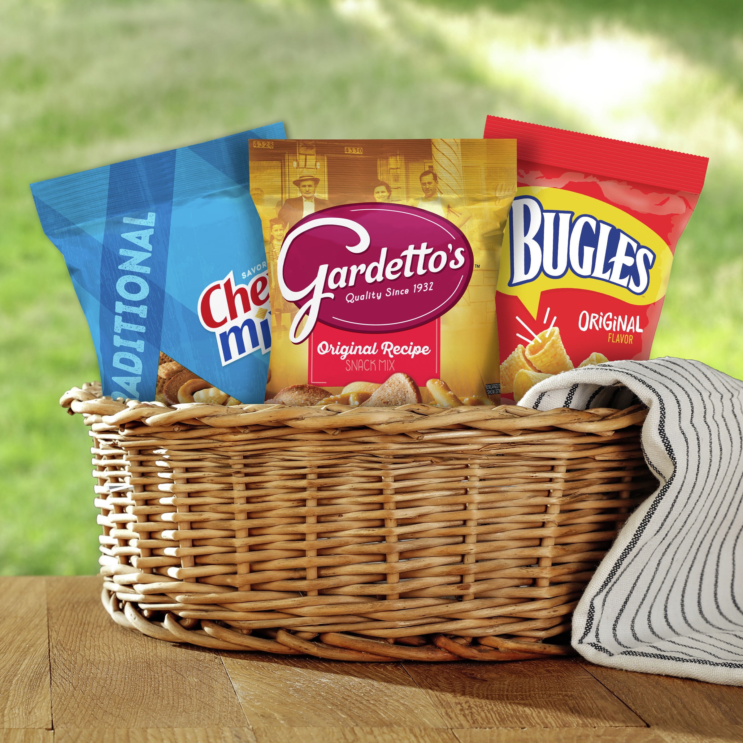 Bugles Chex Mix Gardetto's Family Favorites Variety Pack, Snack Bags, 40 ct