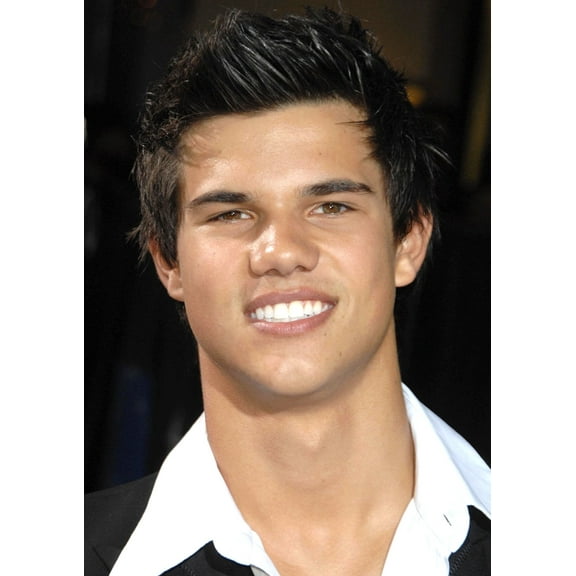 Taylor Lautner At Arrivals For Premiere Twilight, Mann Village And Bruin Theaters, Los Angeles, Ca, November 17, 2008. Photo By Dee CerconeEverett Collection Celebrity (16 x 20)
