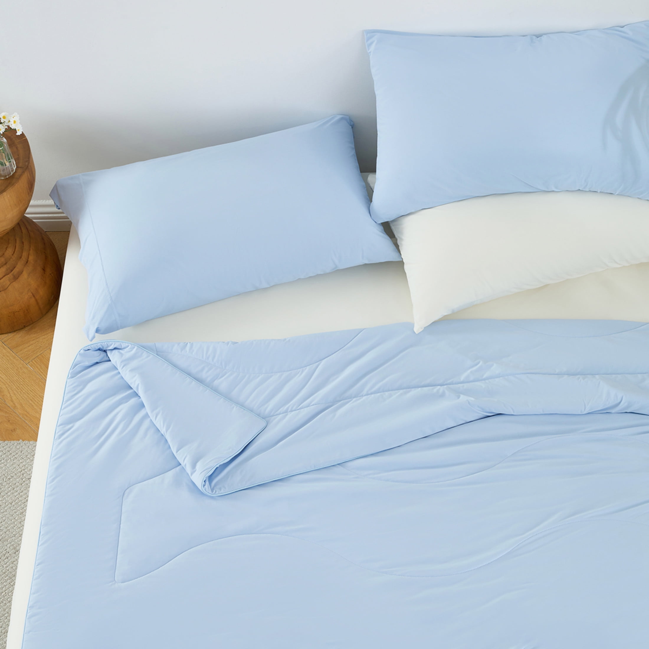 GDF Studio 108x90" King/Cal King Cooling Down Alternative Comforter, All-Season Bedding for Hot Sleepers, Ice Blue