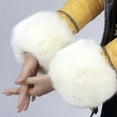 thumbnail image 2 of Fgnfyis Chauffe-Bras en Fourrure Imprimé Léopard pour Femmes, Style Mode et Temps Froid, Beige, 2 of 3