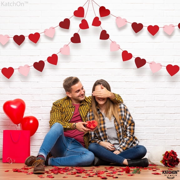 KatchOn, Pink and Red Felt Heart Garland - Pack of 40, No DIY | Valentines Day Decorations, Heart Decorations | Romantic Day Party Decorations, Galentines Day |  Valentines Decorations