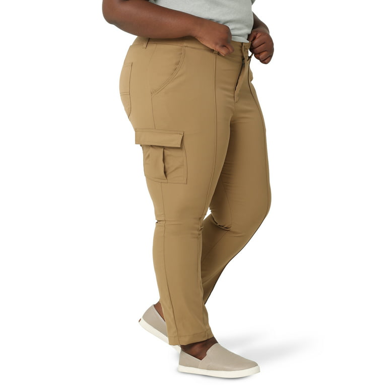 Lee® Women's Plus Size Flex To Go Seamed Cargo Pant