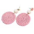 thumbnail image 2 of Pendientes de ratán hechos a mano Yuyangstore redondos de borla de Paja ligera Rosado, 2 of 8