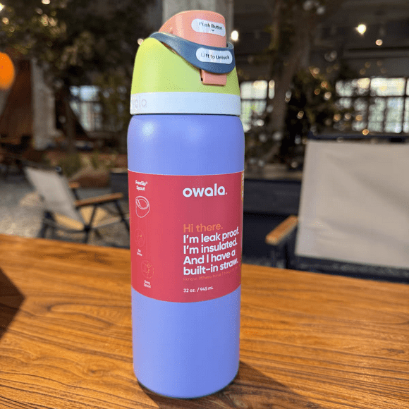 Owala FreeSip Insulated Stainless Steel Water Bottle with Straw for Sports, Travel, and School BPA-Free Sports Water Bottle, 32 oz, Purple(Comes with A Complimentary Bottle Brush)