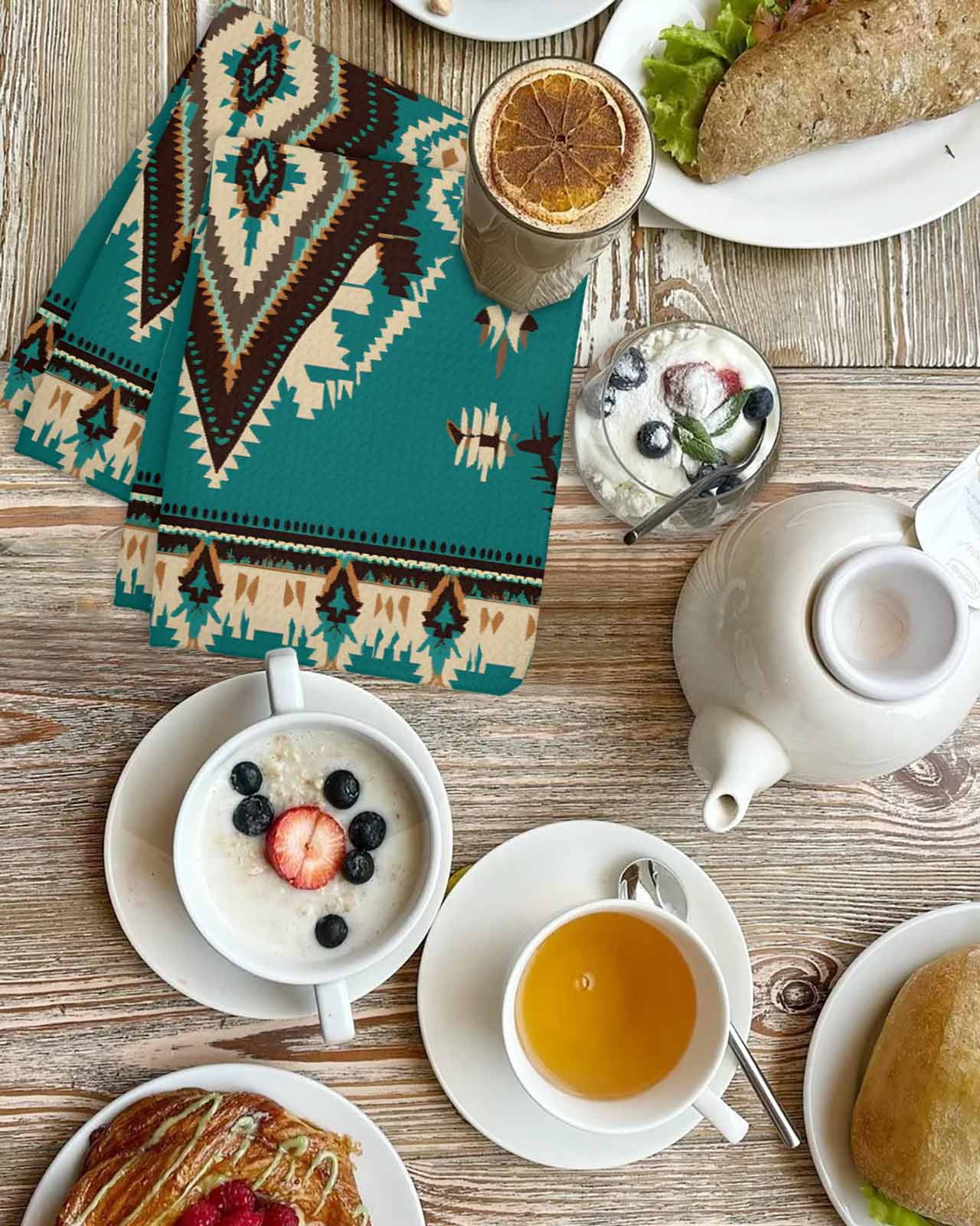 Green Southwestern Kitchen Dish Towels for Drying Dishes Set of 2, Vintage Boho Ethnic Geometric Waffle Weave Microfiber Hand Tea Bathroom Towels Quick Dry & Absorbent Towel 15.7x23.6