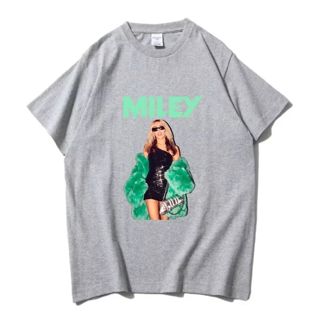 T-Shirt Inspiré de Miley Cyrus 2025 - T-Shirt Unisexe à Manches Courtes et Col Rond, Mode Urbaine Tendance pour Femmes et Hommes, TTG, Gris