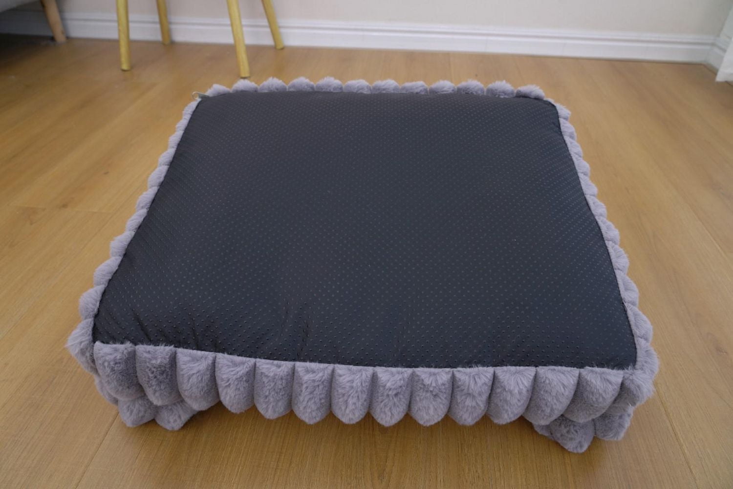 Home4Cat Canapé Douillet pour Chiens et Chats, Taille Petite à Moyenne, Noir