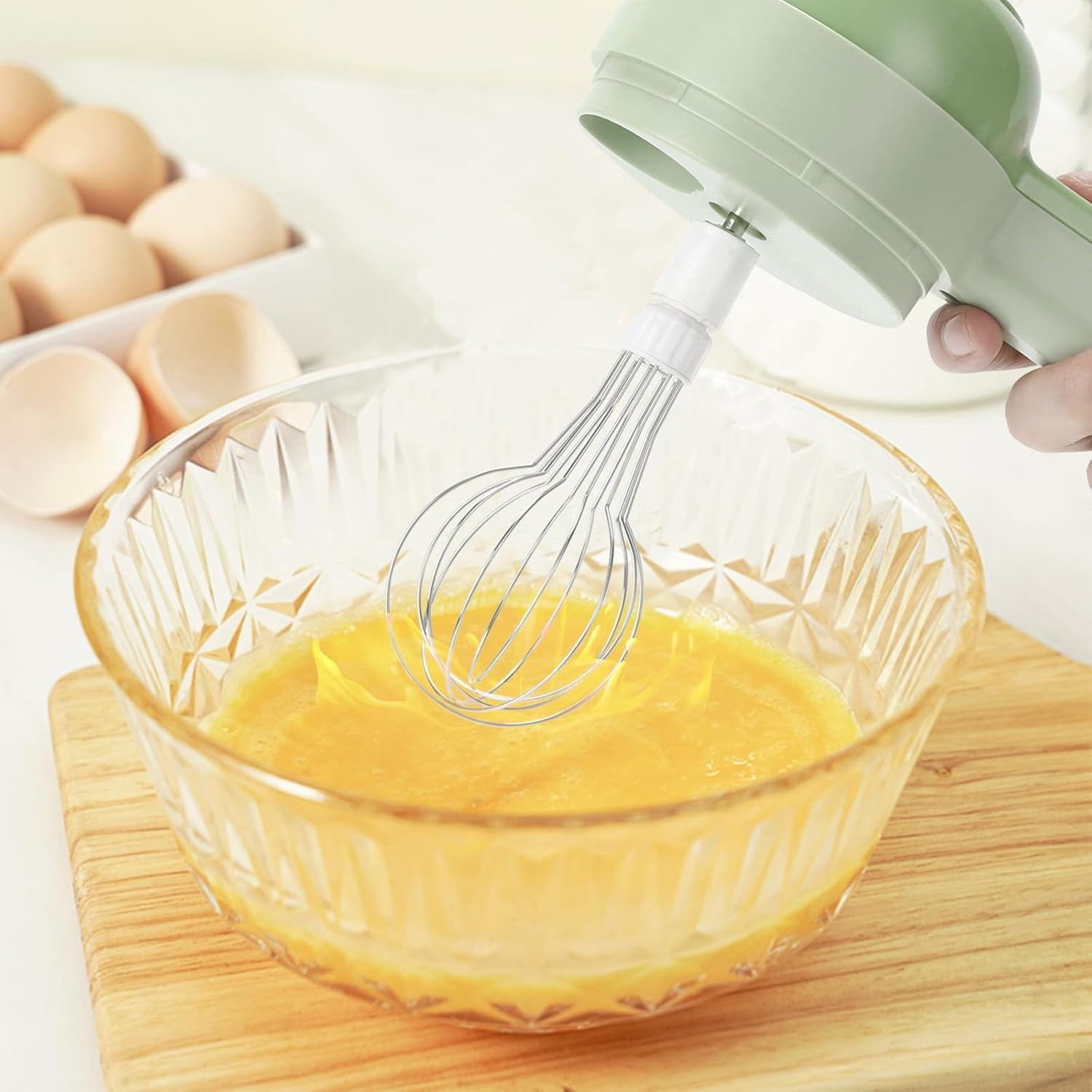4 In1 Wireless Vegetable Processor Chop Whisk Clean Recharge, Mini Wireless Food Processor with USB Powered for Garlic Chili Onion Celery Ginger Meat, With Egg and Cream Whisk (white)