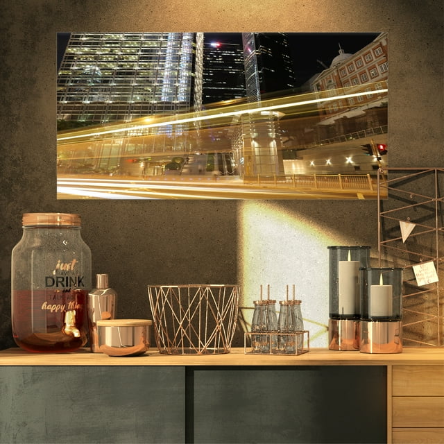 Circulation et Vie Urbaine la Nuit - Impression sur Toile de Paysage Urbain