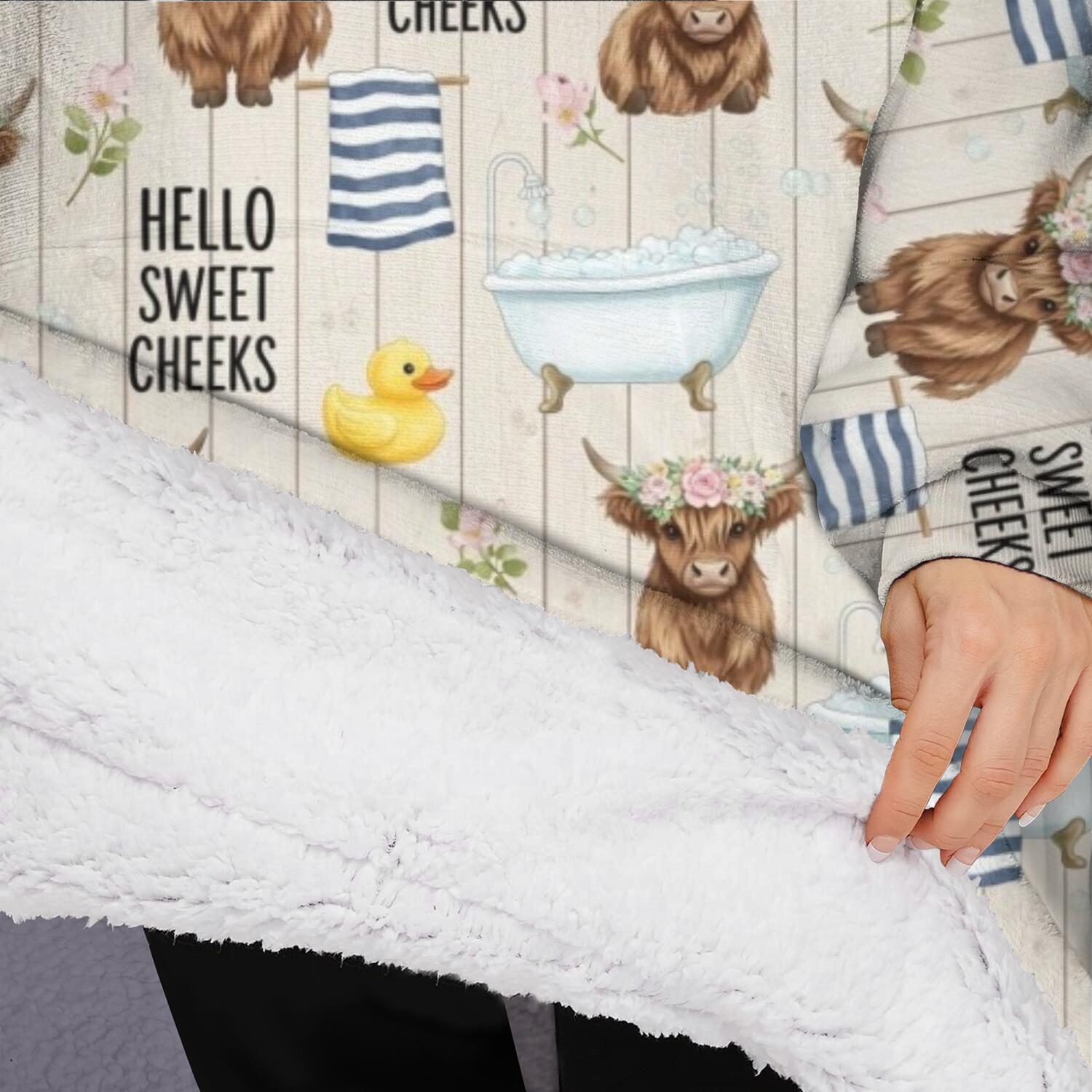 Oversized Wearable Blanket Hoodie,Beige Highland Cow Bathtub Flower Pattern Sherpa Blanket Hoodie with Super Pockets,Super Warm Fuzzy Pullover for Women & Men