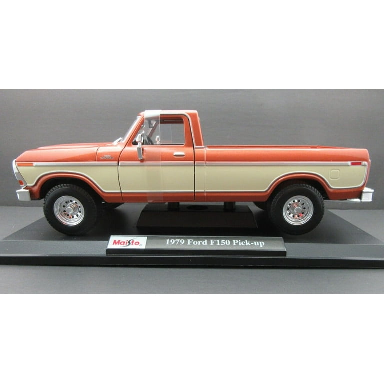 【送料無料】Maisto 1979 Ford F150 pick up 1/18 1979 Ford F-150 Ranger Pickup Truck Blue Metallic and Cream