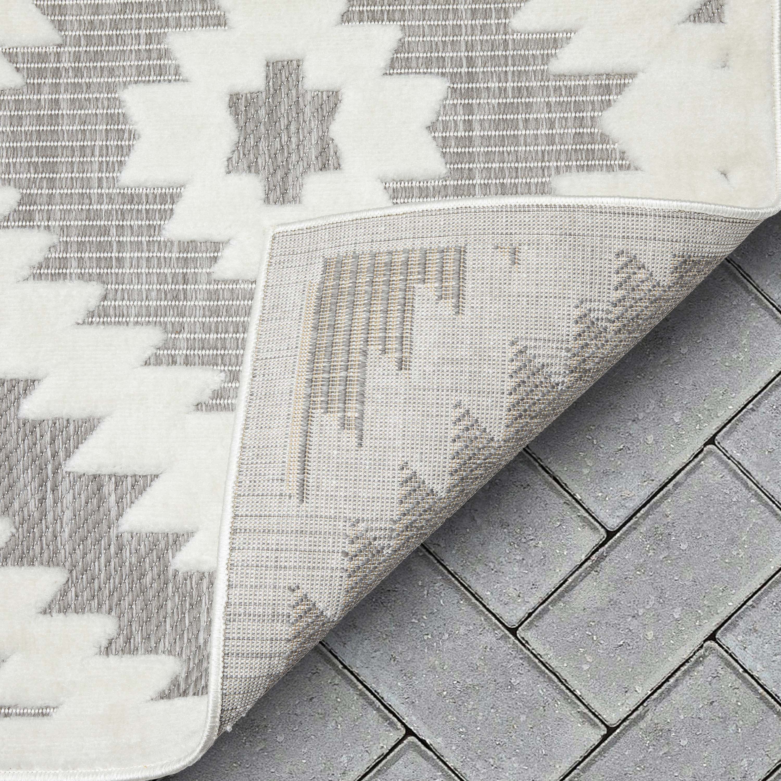 Well Woven Sila Keiko Modern Moroccan Grey 5'3" x 7'3" Indoor/Outdoor Area Rug