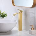 thumbnail image 1 of Grifo de baño con caño de lavabo de cascada alta para lavabo, Mezclador de agua fría y caliente cromado cuadrado moderno con un solo orificio (Oro), 1 of 4