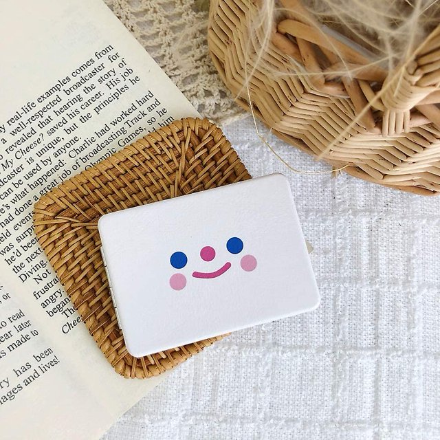 1 Paquete de Espejo de Cara Sonriente de Nube de Dibujos Animados Lindo, Mini Espejo de Maquillaje portátil, Adecuado para Mujeres Espejo de Maquillaje de Belleza. Afortunado Sencillez